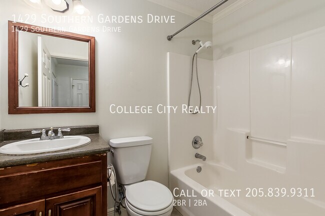 Building Photo - 1429 Southern Gardens Dr