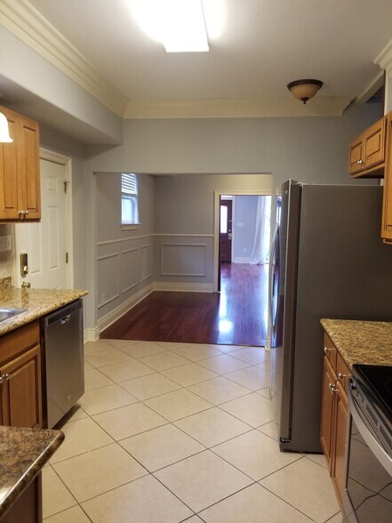 Dining roon - 1023 General Taylor