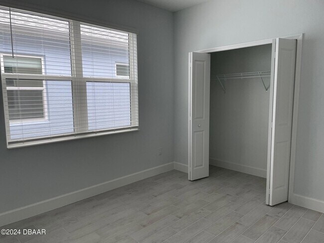 Building Photo - 818 Bama Breeze Dr