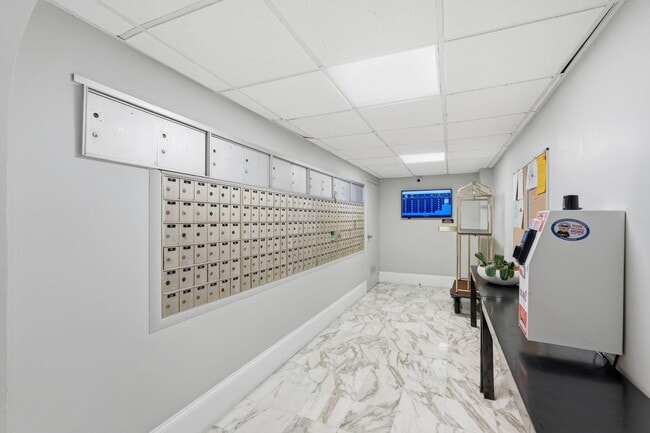 Building Photo - 3450 S Ocean Blvd