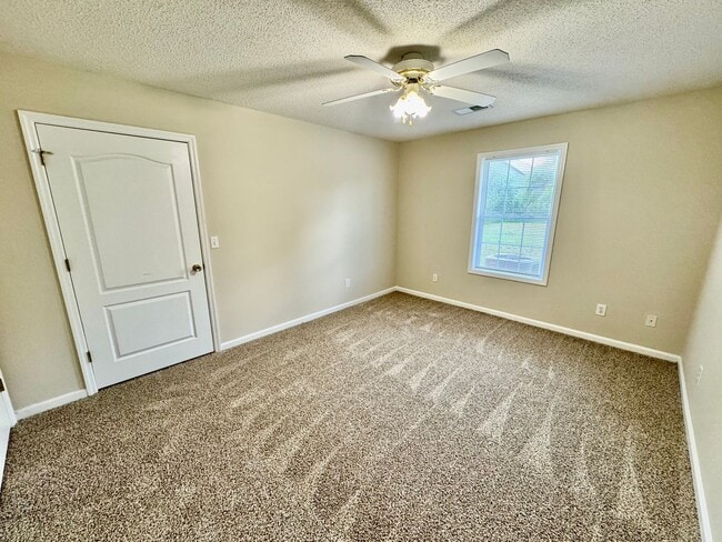 Building Photo - Quiet Country Duplex off Copeland Rd in To...