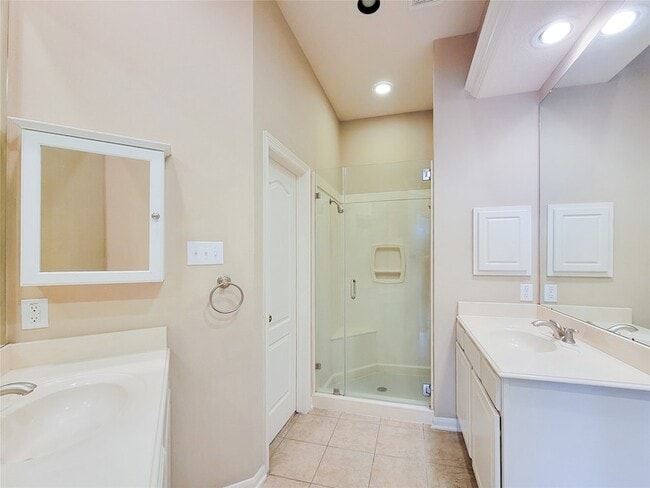 Building Photo - 206 Whispering Ridge Terrace