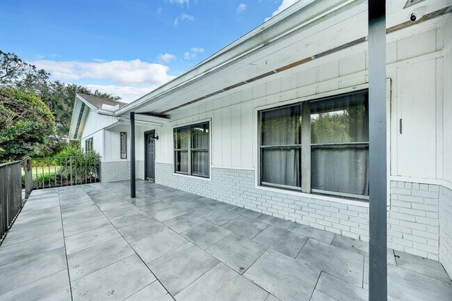 Building Photo - 10962 57th Pl S