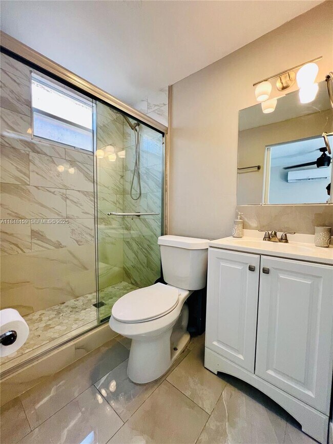 Building Photo - 361 SW 20th Rd