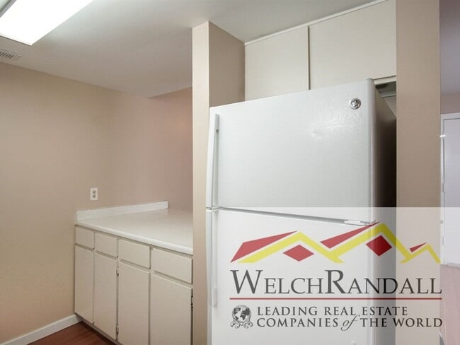 Building Photo - Your Roy Condo Retreat – 2 Bed, 1 Bath, Mo...