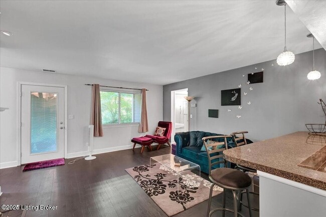 Building Photo - 44 Lake Ave