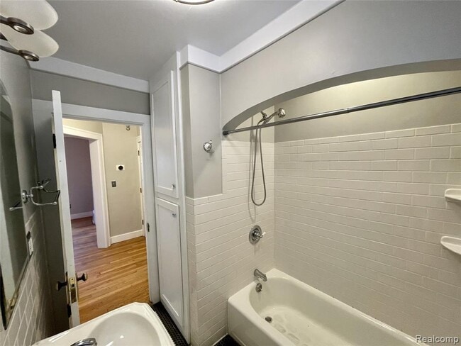 Building Photo - 1103 Mclean Ave