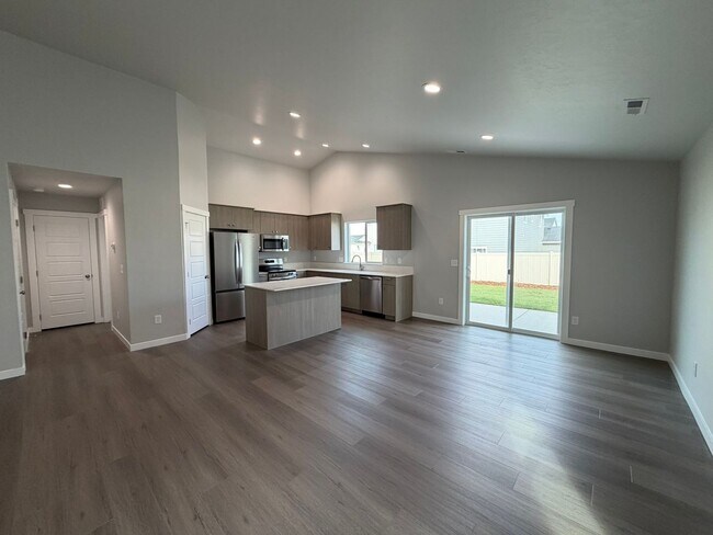 Building Photo - Move-In Special! Brand new 3 bed 2 bath ho...
