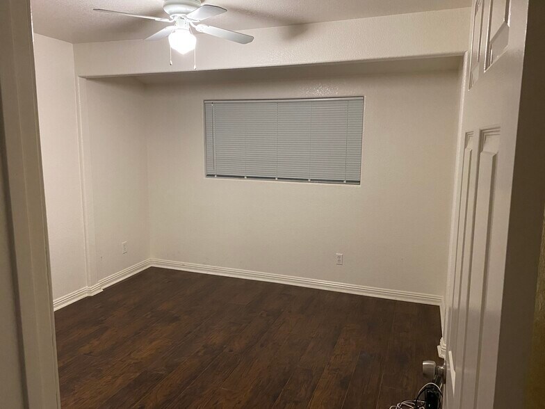 Bedroom 1 - Front - 219 Turf Dr