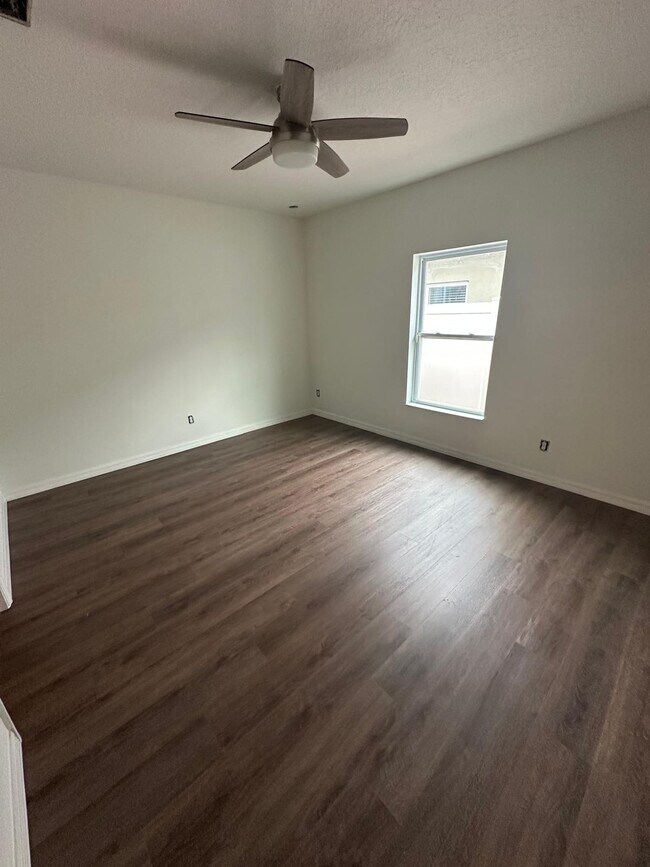 Building Photo - 275 Williamson Dr