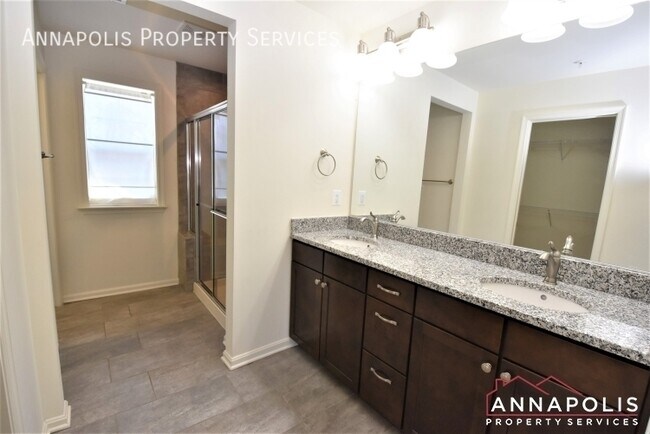 Building Photo - 917 St Martins Loop