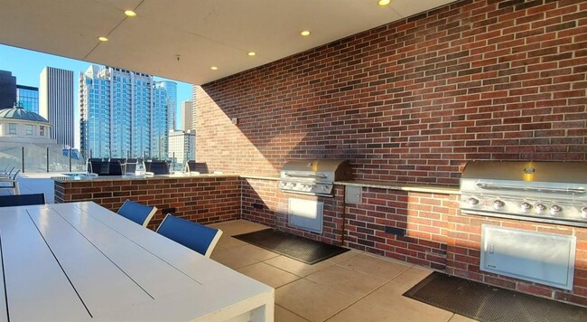 Building Photo - 1825 San Jacinto St