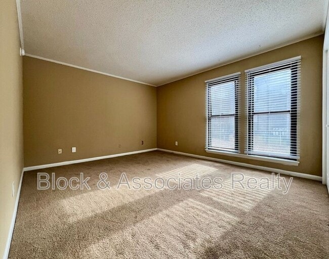 Building Photo - 131 Cedar Cove Ln