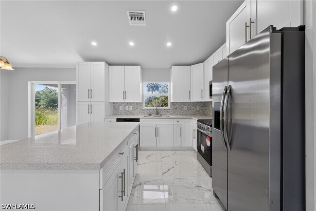 Building Photo - 3211 43rd St SW