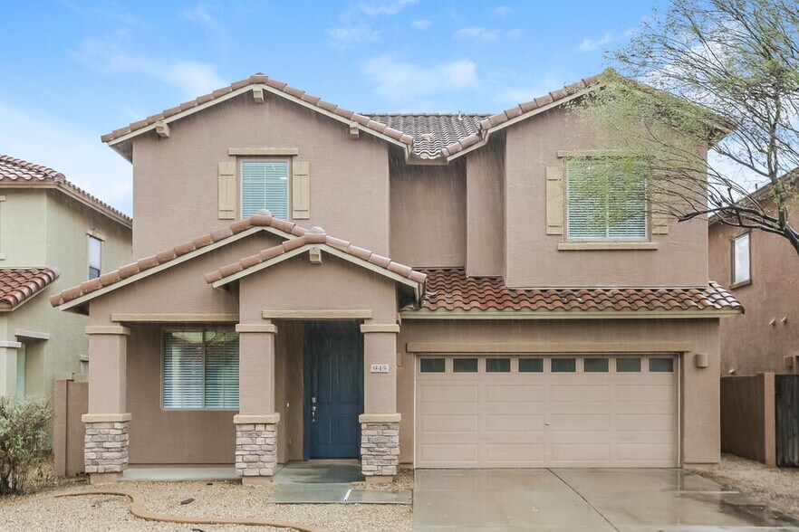 Primary Photo - 945 E Corral St