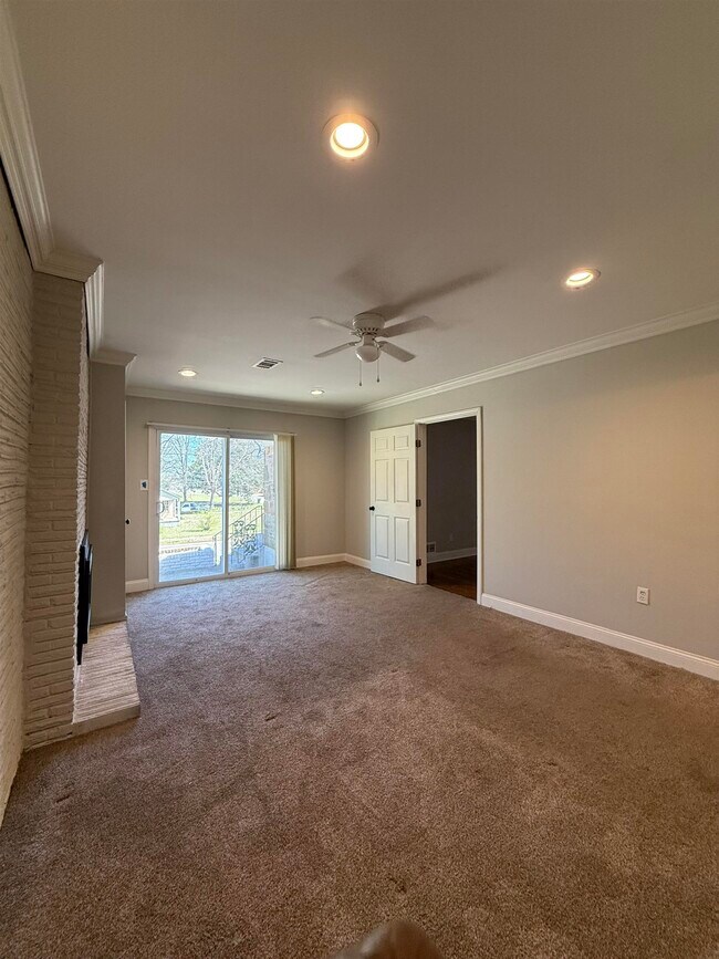 Building Photo - 764 Dunn Ave