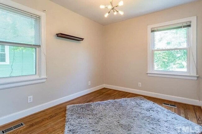 Building Photo - 2602 Wayland Dr