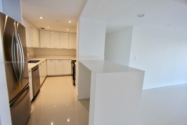 Building Photo - 2451 Brickell Ave