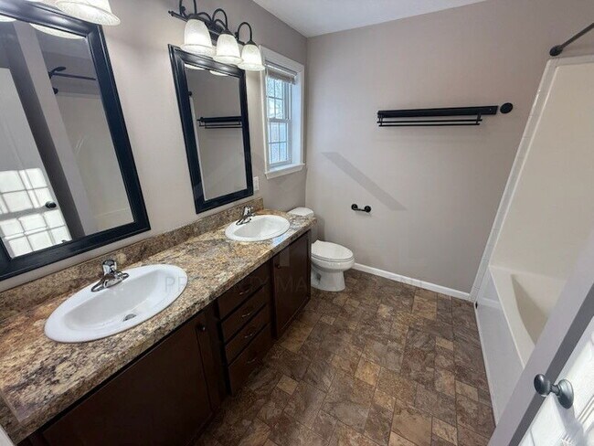 Building Photo - 1113 Tartan Ln