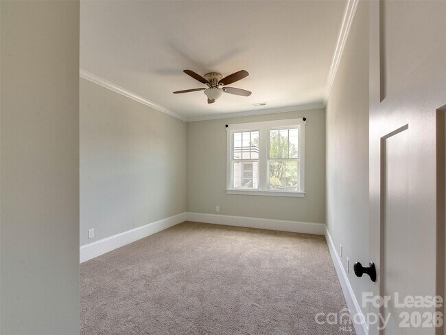 Building Photo - 326 State St