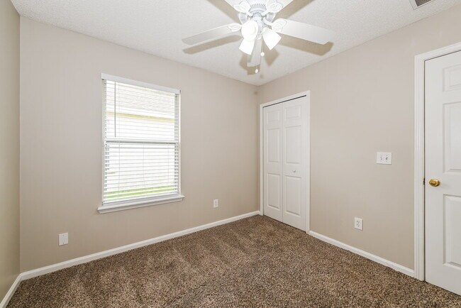 Building Photo - 1937 Longneedle Lane