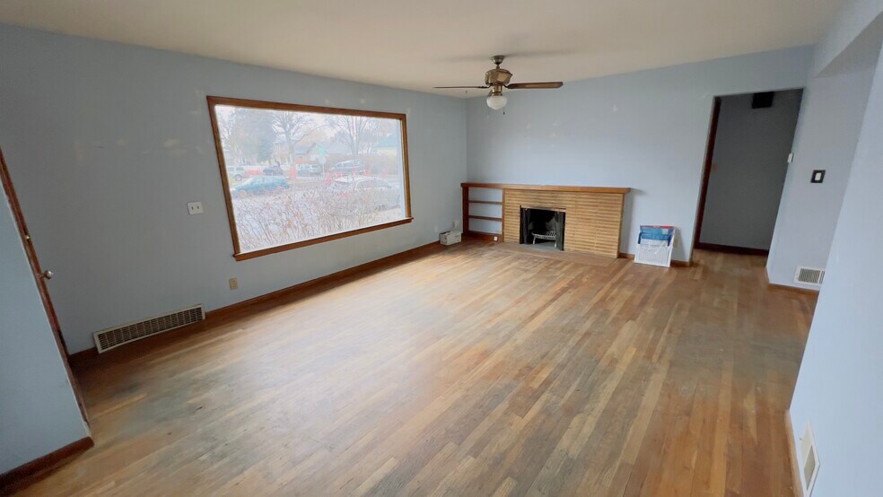 Living Room - 2020 N Howard St