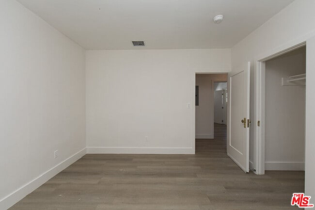Building Photo - 1040 N Crescent Heights Blvd