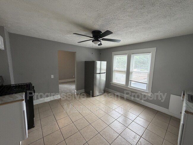 Building Photo - 4520 Bush Ave