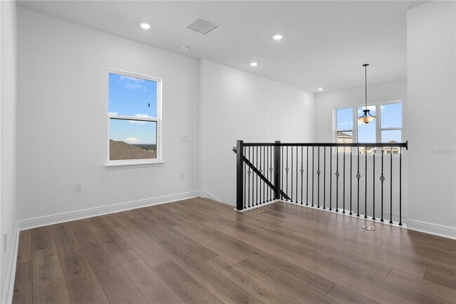 Building Photo - 1940 Sunshine Peak Dr