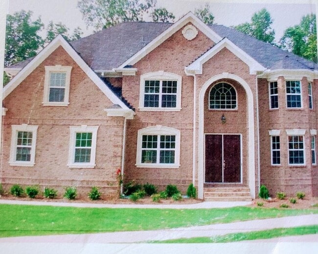 Building Photo - 5511 Boreal Way SW