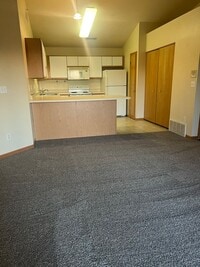 Building Photo - Nice 2br Condo in Coralville close to shopping & interstate