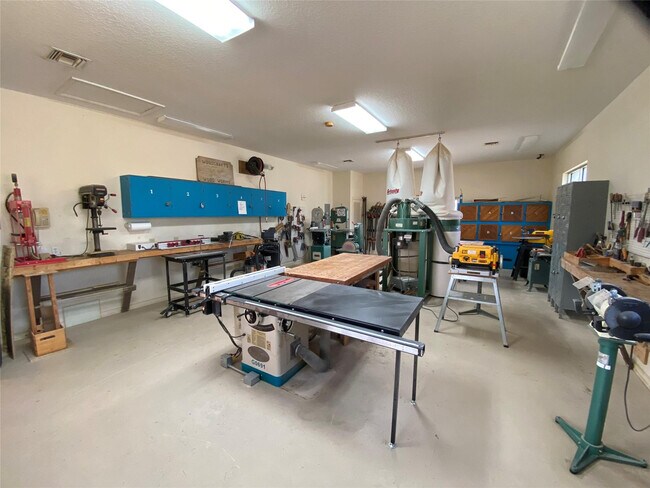 Building Photo - 10701 S Ocean Dr