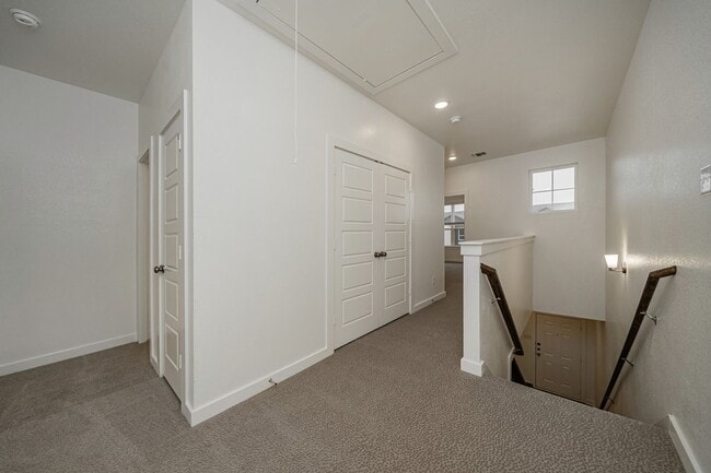 Building Photo - 8433 Adelaide Dr