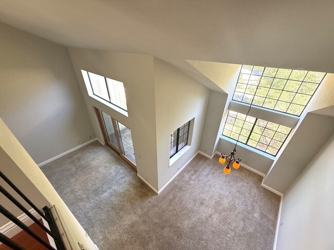 Building Photo - SPACIOUS TWO BEDROOM TWO AND HALF BATH + L...