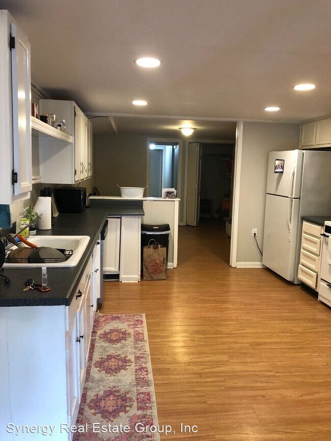 Building Photo - 3 br, 2 bath Apartment - 2819 White Oak