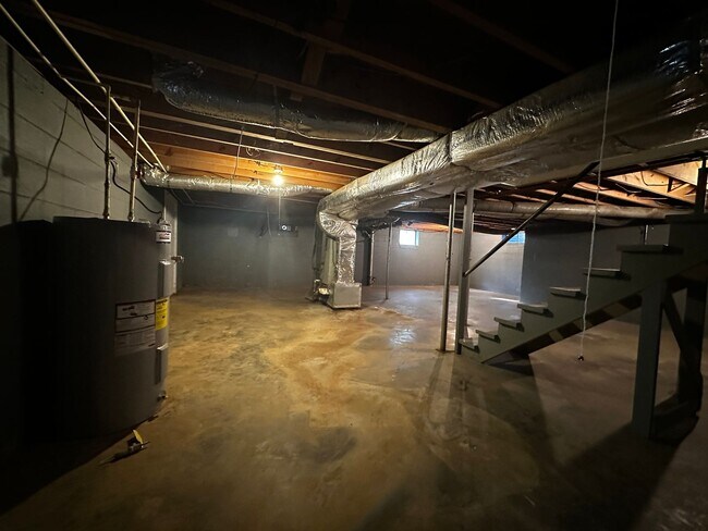 Building Photo - *Move in Special - Spacious 3 bedroom/ 2.5 bath home near Exit 8 - Morristown, TN