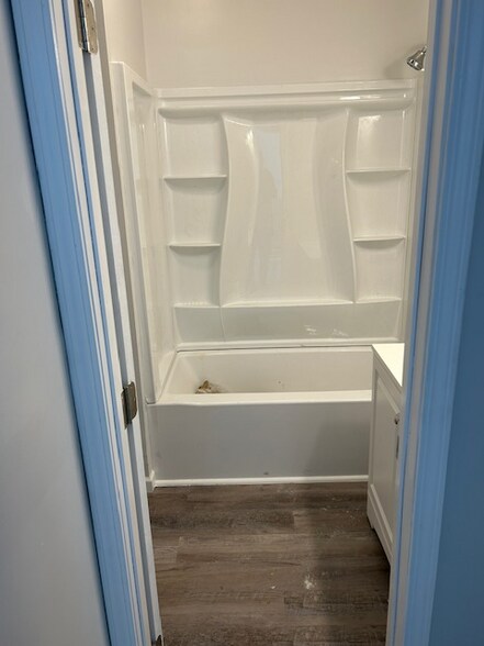 Building Photo - 1130 Greenaway Pl