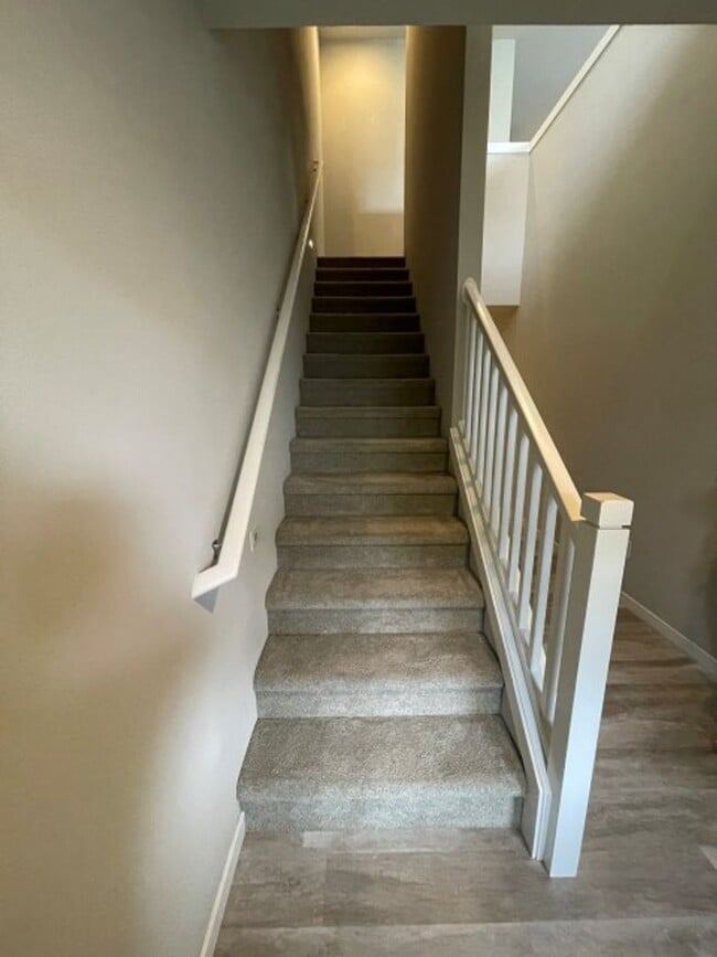 Building Photo - 4bd/3.5ba Lynnwood Townhome