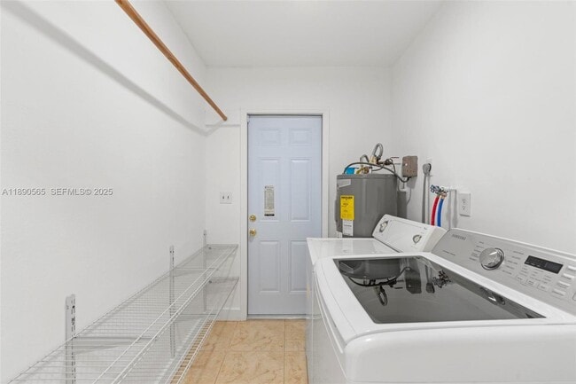 Building Photo - 5633 SW 40th St