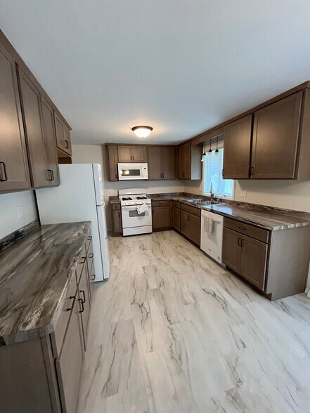 Building Photo - 517 Kelly Jo Dr