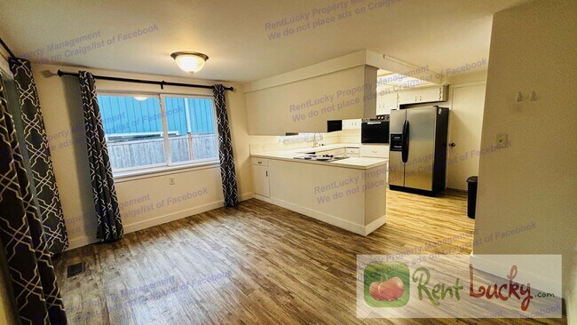 Building Photo - Charming 3 Bedroom Rambler + Large Storage/Shop  | Kent, WA