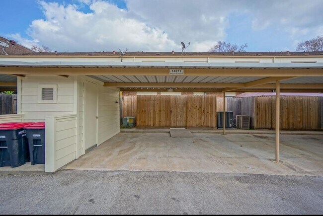 Building Photo - 14571 Misty Meadow Ln