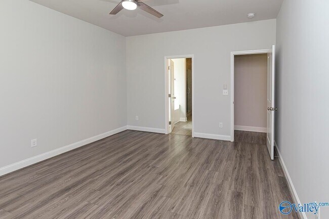 Building Photo - 125 River Springs Ct