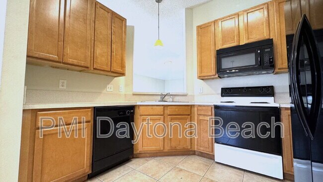 Building Photo - 112 Karas Trail