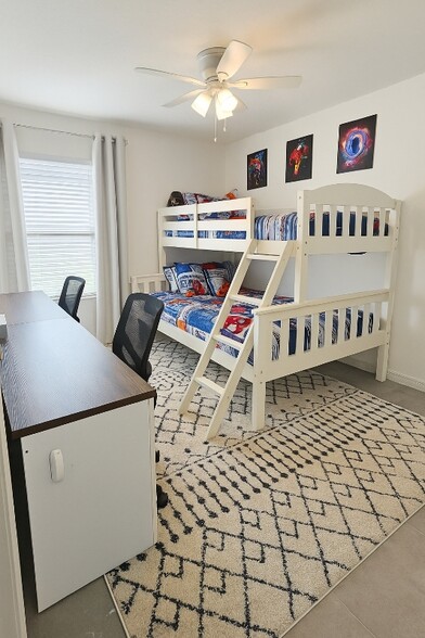 Building Photo - 9100 Tequila Sunrise Dr