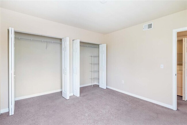 Building Photo - 1040 Villagio Cir