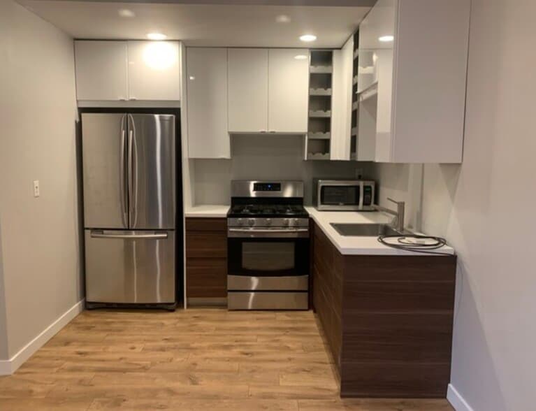 Building Photo - 368 Pershing Dr