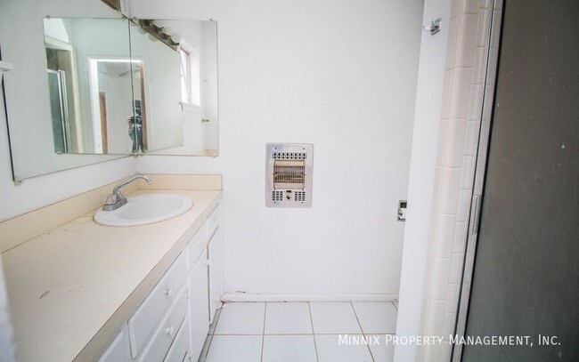 Building Photo - 1906 N Pecos St