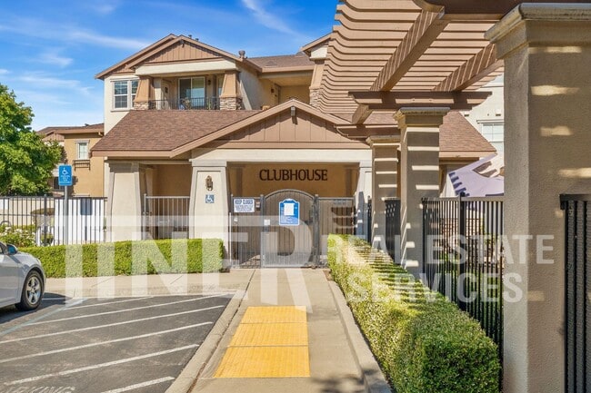 Building Photo - 6550 Hearthstone Cir