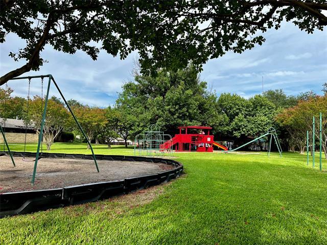 Building Photo - 15621 Terrace Lawn Cir